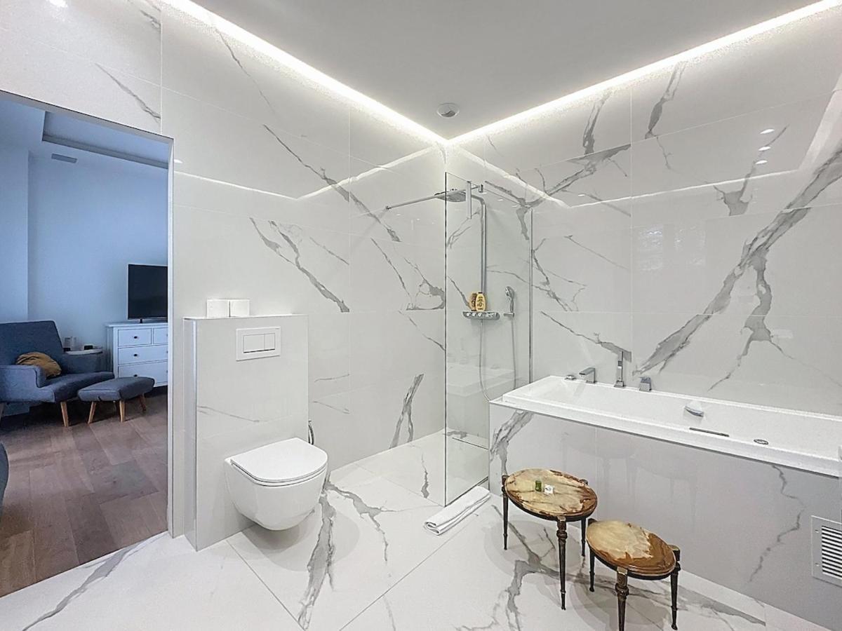 220m2 - Pool Villa, 4 Bedrooms, Hot Tub * Cannes